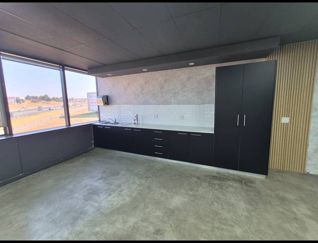 270M² OFFICE TO LET IN WOODMEAD
